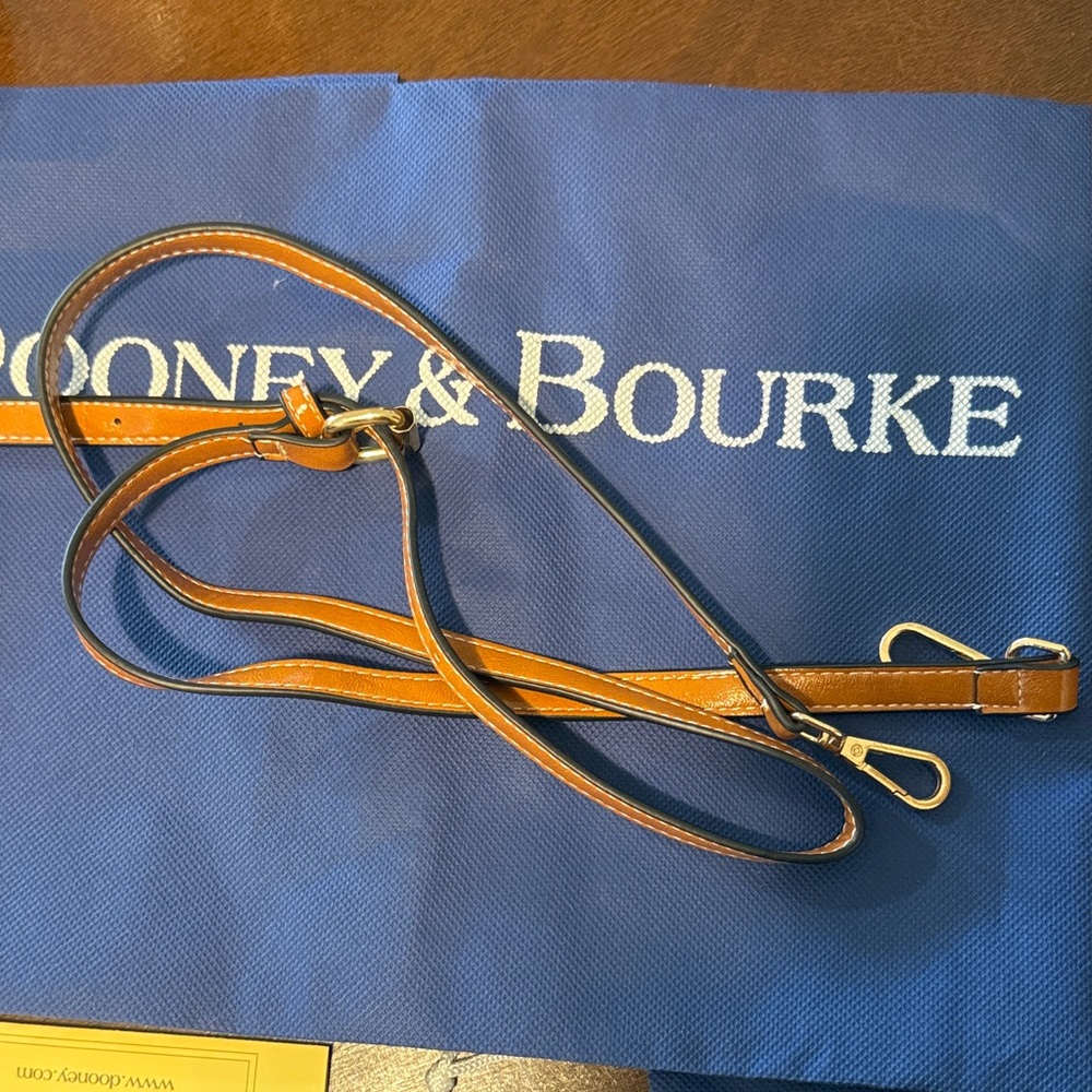 Dooney & Bourke natural Leather Satchel. Florentine Clayton. - Picture 9 of 9